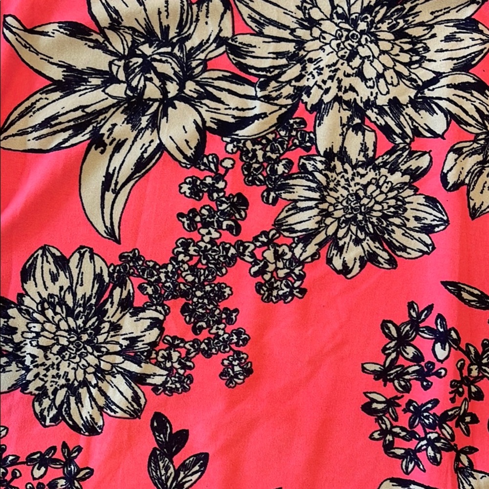 LuLaRoe Pink Floral Top - Picture 4 of 4